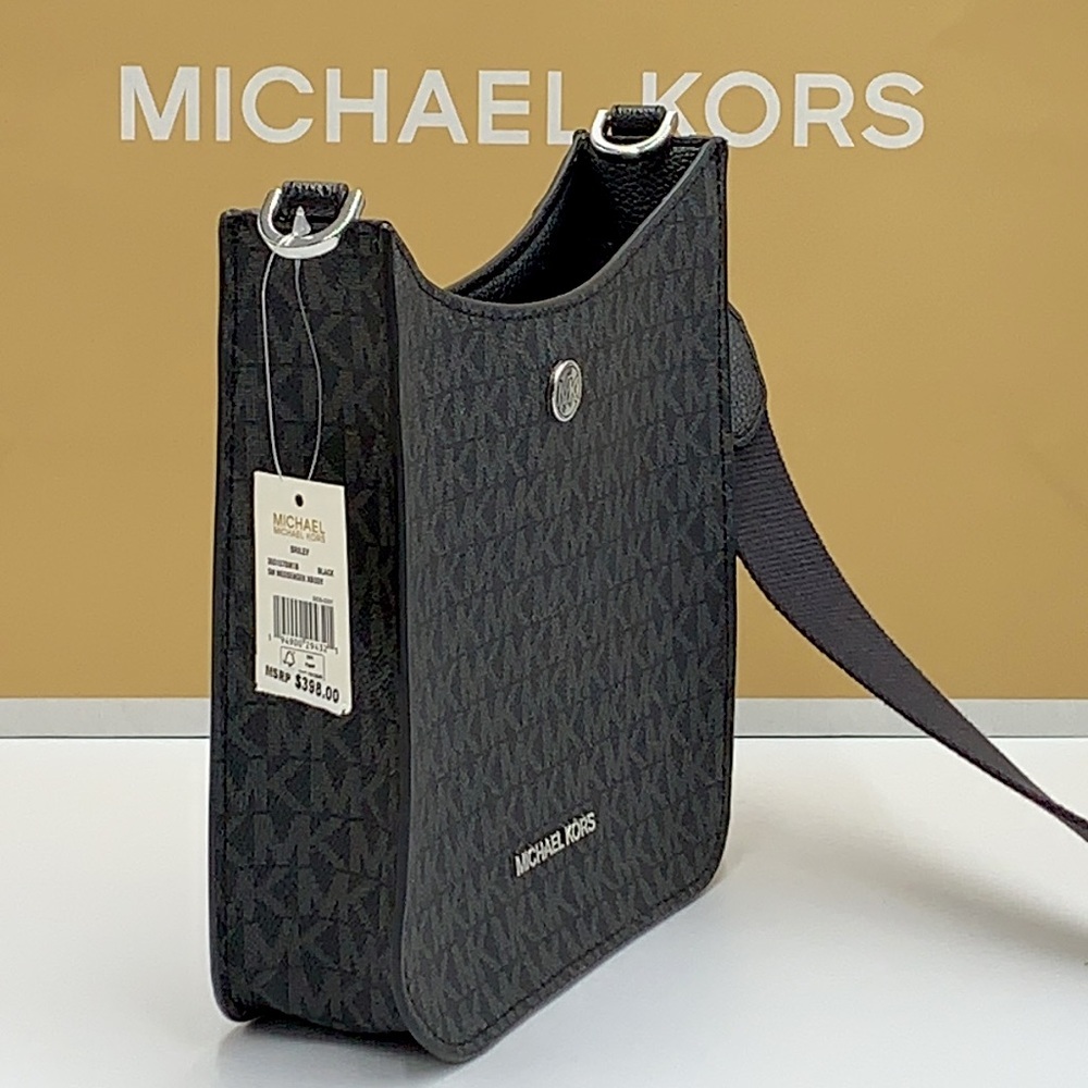 MICHAEL KORS
Briley Small Logo Messenger Bag Black signature color - Picture 3 of 15